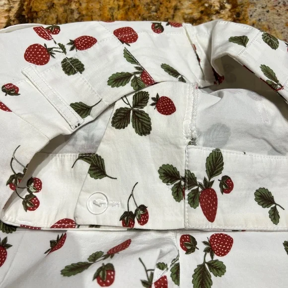 NWOT Nicole Miller New York strawberry  pants size 4 - Picture 11 of 11